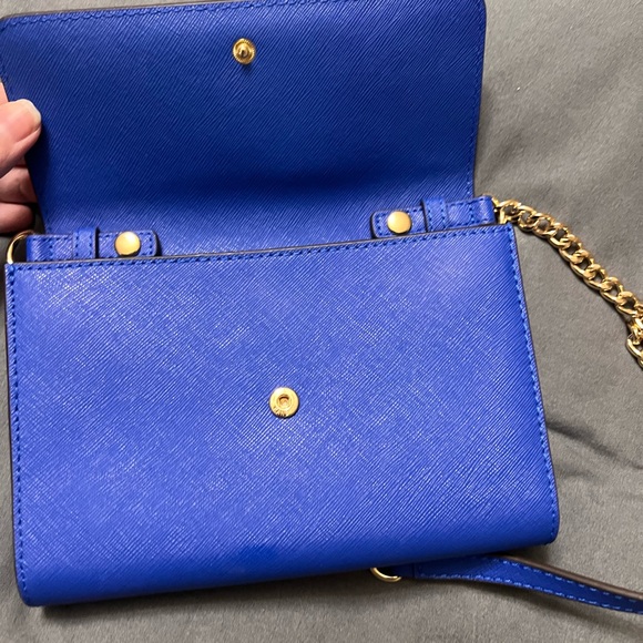 Michael Kors crossbody purse - Picture 2 of 8